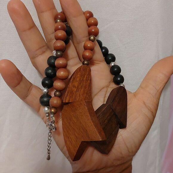 Colorblock Wood Beads Statement Necklace - Picture 5 of 5